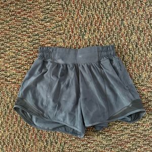 lululemon hotty hot shorts size 2